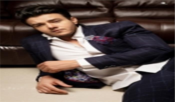 थिएटर से मिली लेखन की प्रेरणा : अनिरुद्ध दवे