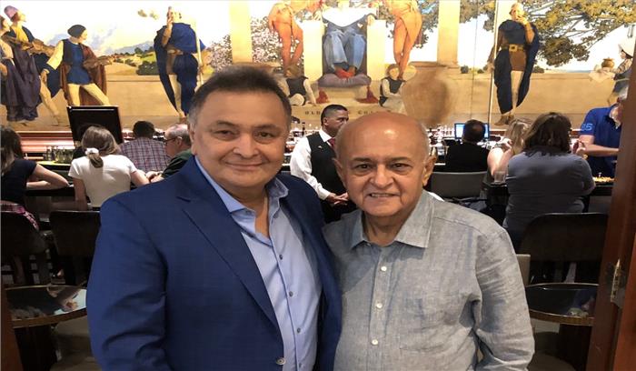 पहले से काफी बेहतर और स्वस्थ नजर आए ऋषि कपूर