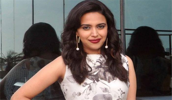 _x007f_करीना सभी कामकाजी महिलाओं के लिए प्रेरणा हैं : स्वरा