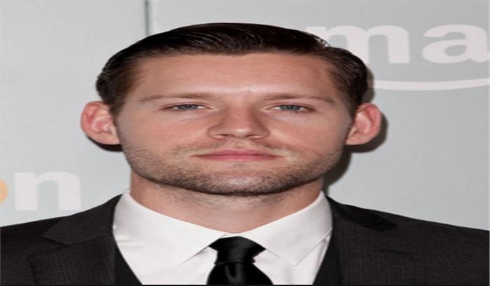  द गोल्डफिंच  फिल्म रूपांतरण में कलाकारों के साथ शामिल हुए ल्यूक क्लेनटेंक