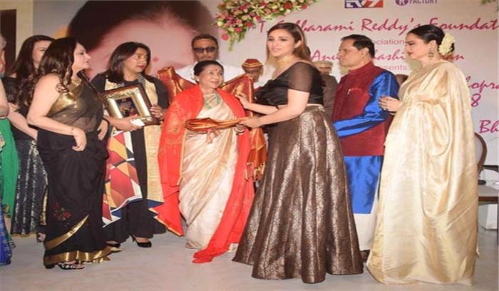 यश चोपड़ा मेमोरियल अवॉर्ड से सम्मानित हुईं आशा भोंसले