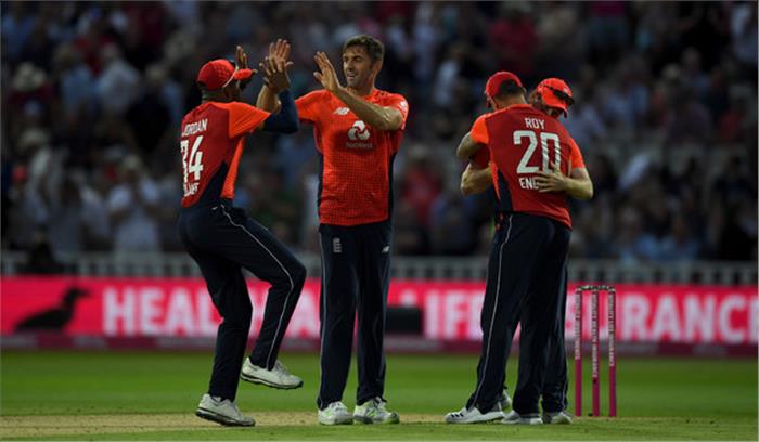 बर्मिघम टी-20 : राशिद और जोर्डन ने शानदार गेंदबाजी के दम पर इंग्लैंड को दिलाई जीत