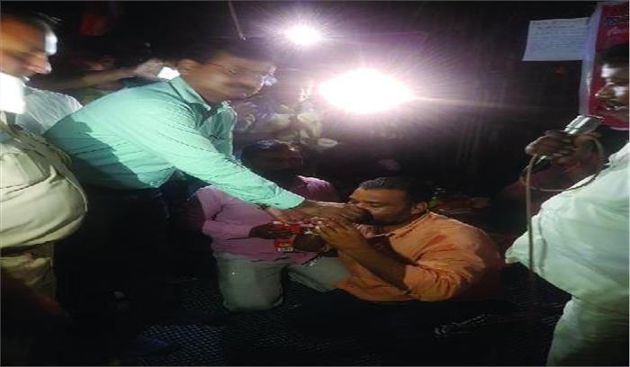 प्राधिकरण व सफाई कर्मचारियों के बीच बनी सहमति, धरना समाप्त