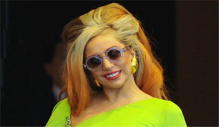 लेडी गागा नए विज्ञापन में शिक्षिका के अवतार में नजर  आईं ​​​​​​​