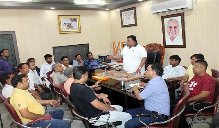 व्यापारी जीएसटी को लेकर सरकार के खिलाफ हुए लामबंद