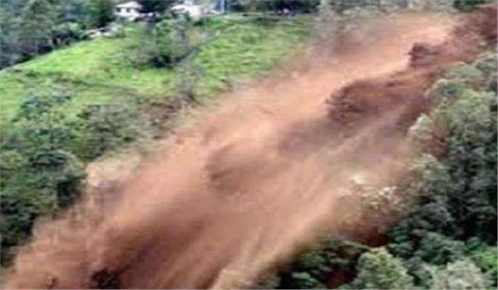 त्रिपुरा में भूस्खलन से दो मजदूरों की मौत, तीन घायल त्रिपुरा में भूस्खलन से दो मजदूरों की मौत, तीन घायल