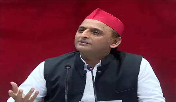 आंदोलन कर रहे किसानों की तरह सपा की भी ट्रैक्टर रैली