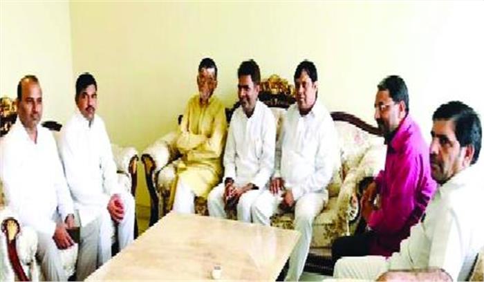 अलग-अगल श्रम कानूनों को चार कानूनों में किया जाएगा शामिल : संतोष गंगवार