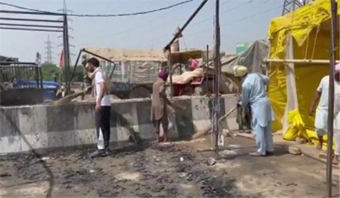 सिंघु बॉर्डर पर रखा सिलेंडर लीक, टेंट में लगी आग