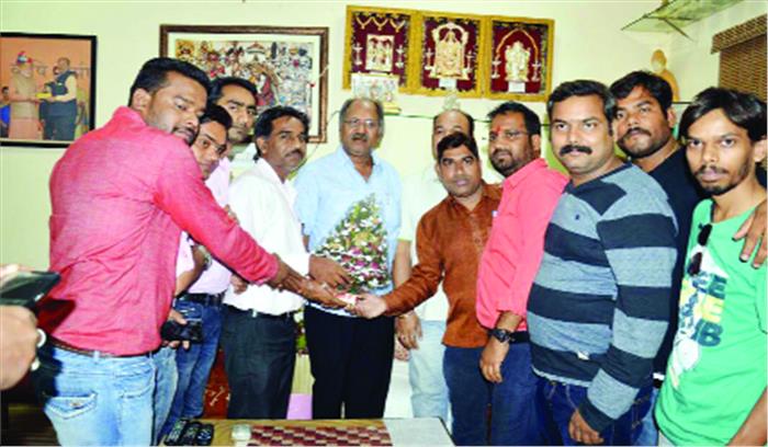 कृषि मंत्री ने प्रेस क्लब के नवनिर्वाचित पदाधिकारियों को दी बधाई