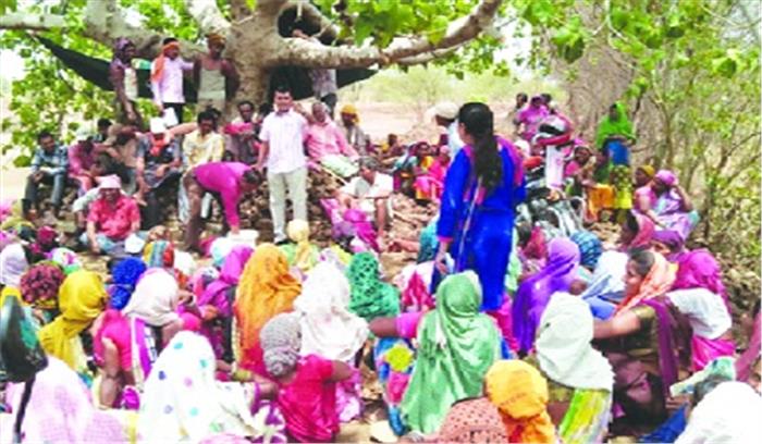 बाकल में शिविर आयोजित कर बनाया गया किसान क्रेडिट कार्ड