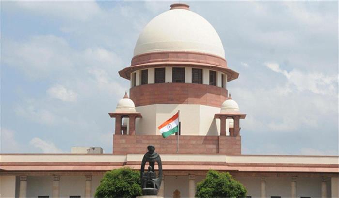 अहमद पटेल के खिलाफ सुनवाई न करे गुजरात उच्च न्यायालय : सर्वोच्च न्यायालय