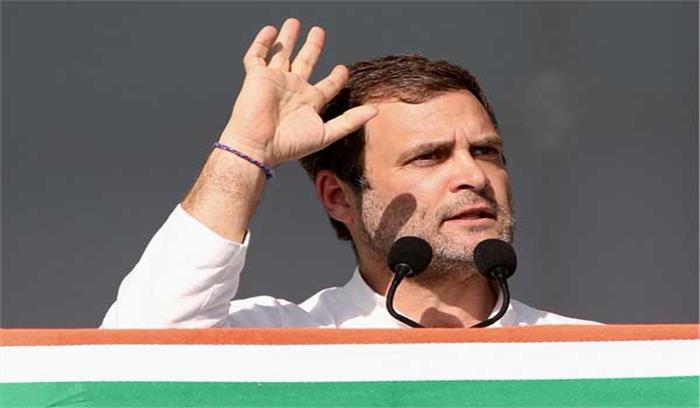 मोदी के गढ़ में बरसे राहुल गांधी मोदी के गढ़ में बरसे राहुल गांधी