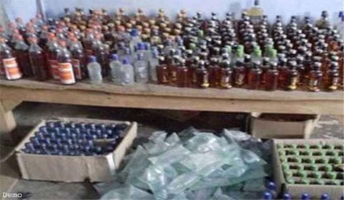 अहमदाबाद : ट्रक से लाखों की अवैध शराब जब्त, तीन गिरफ्तार