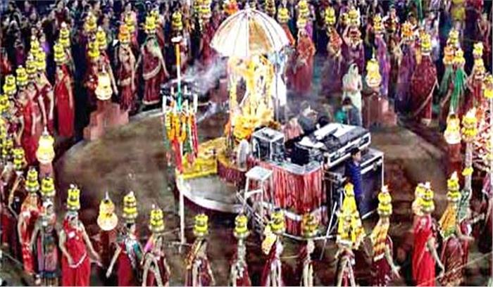 गुजरात में दुर्गा पूजा की धूम