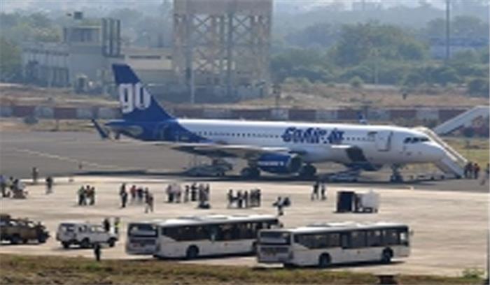 गोएयर के विमान से पक्षी टकराया, सभी यात्री सुरक्षित