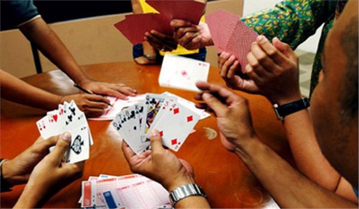 अहमदाबाद में छह महिलाओं सहित आठ जुआरी गिरफ्तार अहमदाबाद में छह महिलाओं सहित आठ जुआरी गिरफ्तार