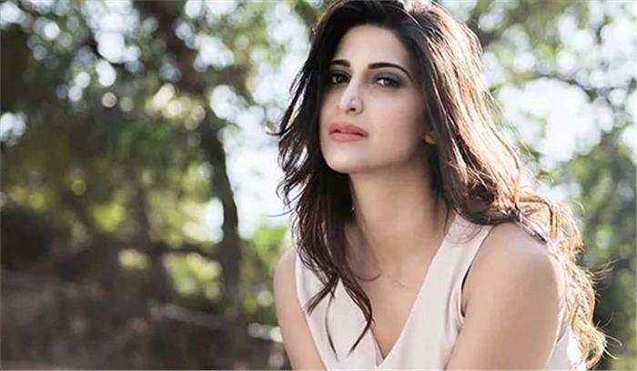 आहना कुमरा लक्मे फैशन वीक में शोस्टॉपर के रूप में रैंप पर जलवे बिखेरेंगी आहना कुमरा लक्मे फैशन वीक में शोस्टॉपर के रूप में रैंप पर जलवे बिखेरेंगी