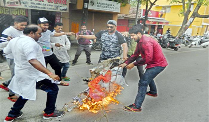 हवाई सेवा शुरू नहीं होने पर फूटा आक्रोश