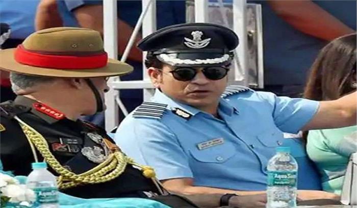 एयर शो में करतबों को निहारते रह गए सचिन तेंदुलकर