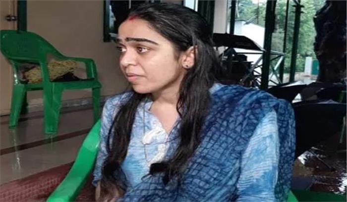 राबड़ी की बहू ऐश्वर्या ने प्रताड़ना का लगाया आरोप, कहा-खाना तक नहीं दिया