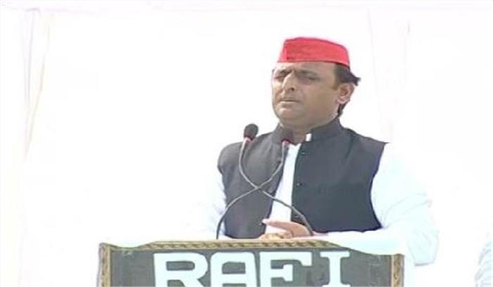 अमिताभ से अखिलेश की अपील, गुजरात के गधों का प्रचार न करें