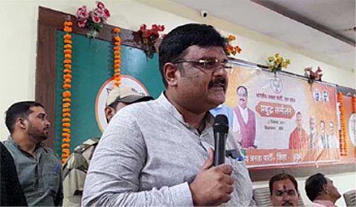 अखिलेश के लिए बूथ और यूथ सिर्फ उनका परिवार : सुब्रत पाठक