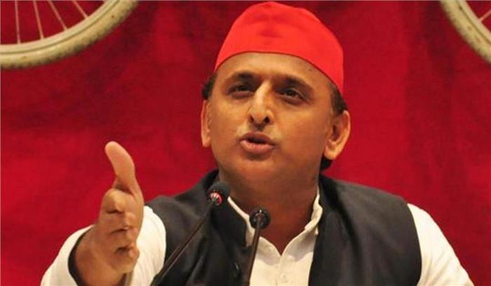 कांग्रेस पर जमकर बरसे अखिलेश यादव, बोले- कोई पार्टी नहीं उतारती कमजोर उम्मीदवार कांग्रेस पर जमकर बरसे अखिलेश यादव, बोले- कोई पार्टी नहीं उतारती कमजोर उम्मीदवार