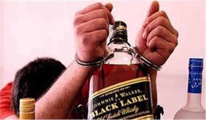 चैकिंग के दौरान खोड़ा में शराब तस्कर गिरफ्तार