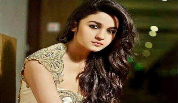  रणबीर कपूर ने संजू में शानदार, उम्दा काम किया :आलिया भट्ट