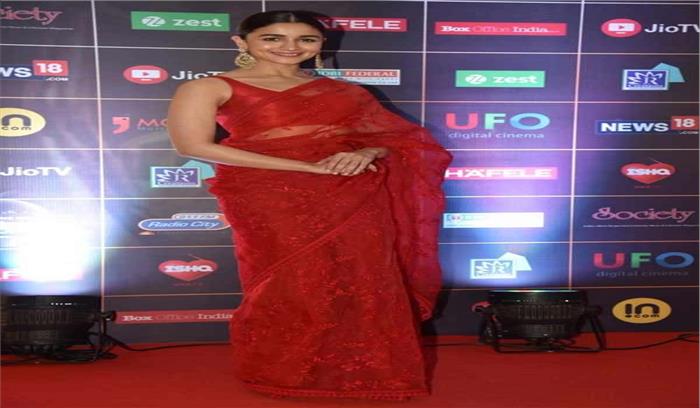 रेड कार्पेट पर दिखा आलिया का जलवा