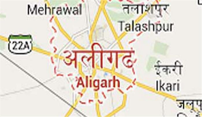 अलीगढ़ : दो समुदायों के बीच भिड़ंत अलीगढ़ : दो समुदायों के बीच भिड़ंत