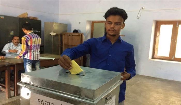 अलीगढ़ यूनिवर्सिटी में छात्रसंघ चुनाव के लिए मतदान​​​​​​​ शुरू