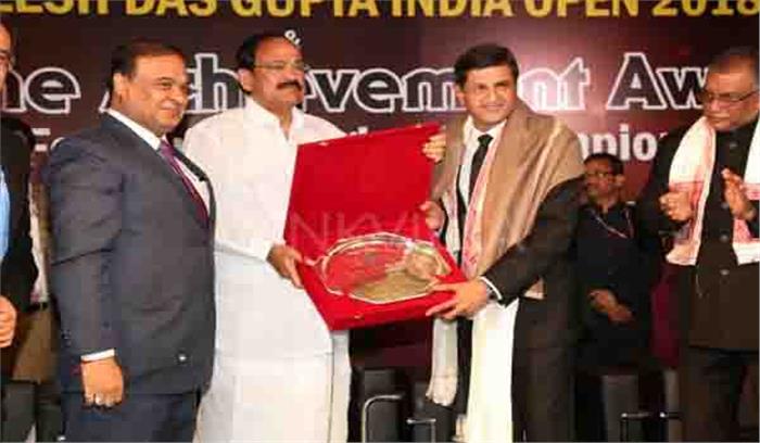 प्रकाश पादुकोण हुए लाईफ टाईम अचीवमेंट अवार्ड से सम्मानित