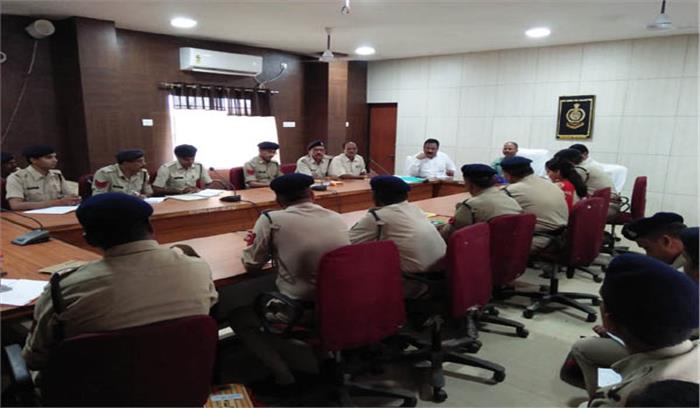 बेमेतरा : पुलिस अधीक्षक ने ली बैठक, रिकार्ड, दस्तावेजो का संधारण करने दिये निर्देश