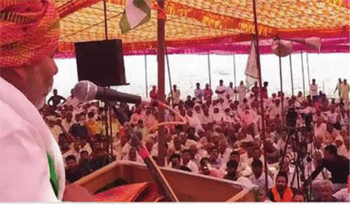 जमीन और गांव बचाने के लिए लड़ाई लड़नी होगी : टिकैत