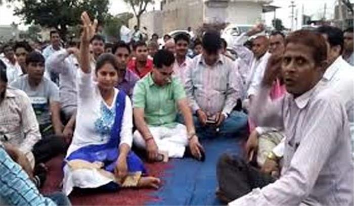 अलवर में दलितों की मौत के खिलाफ प्रदर्शन