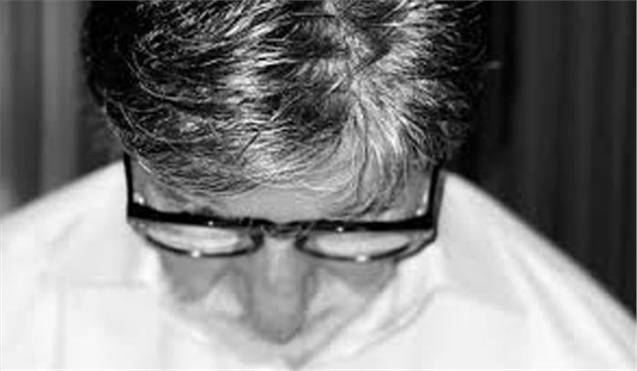 अमर सिंह के निधन से अमिताभ व्यथित, ट्विटर पर सिर झुकाए फोटो साझा की