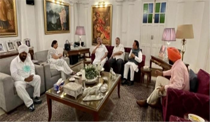 अमरिंदर ने करतारपुर गलियारे के लिए पासपोर्ट, वीजा-मुक्त यात्रा की मांग उठाई