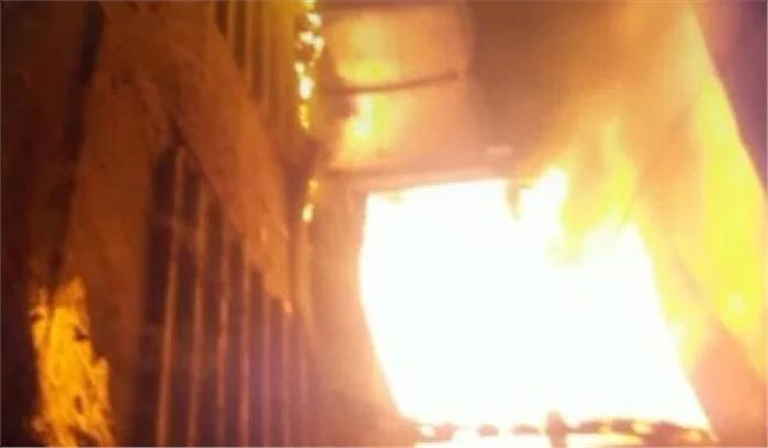 हरियाणा : पटाखों से लगी आग सामान जल कर खाक