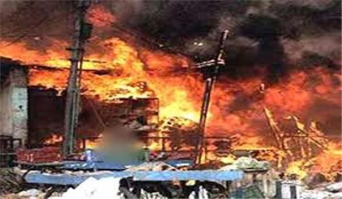 त्रिपुरा में आग से जलकर पांच दुकानें खाक त्रिपुरा में आग से जलकर पांच दुकानें खाक