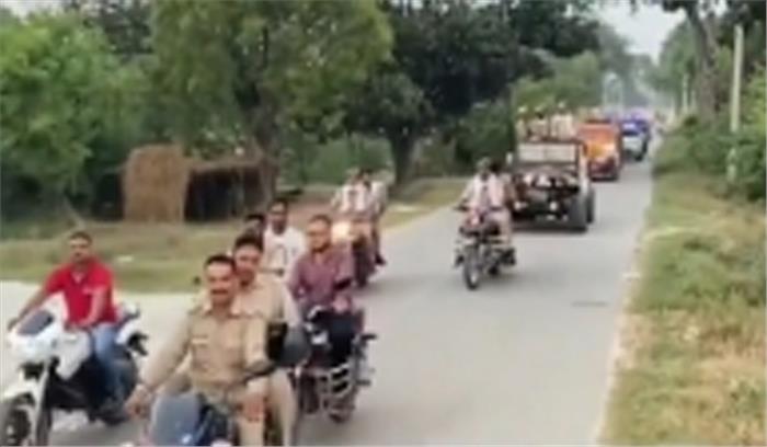 उप्र में पुलिस सहकर्मियों ने दी थी शाही विदाई, एसएचओ निलंबित