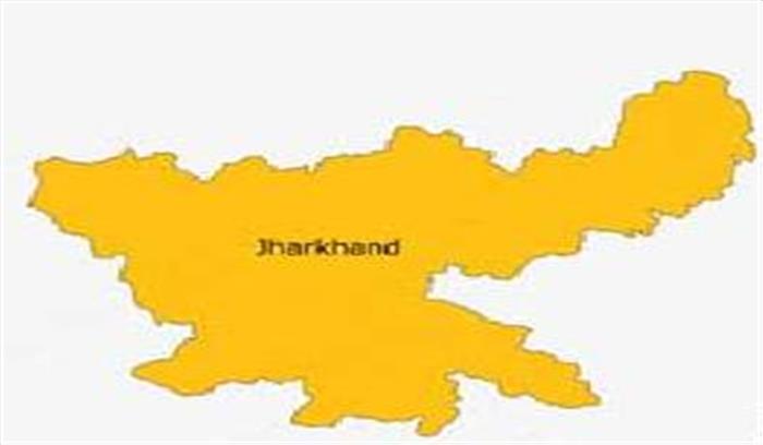 एंबुलेंस न मिलने पर कंधे पर ले गए शव