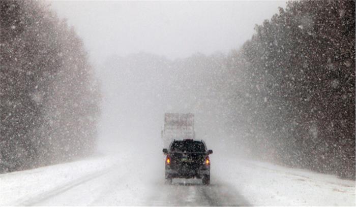 अमेरिका में दूसरी बार बर्फीले तूफान का कहर 