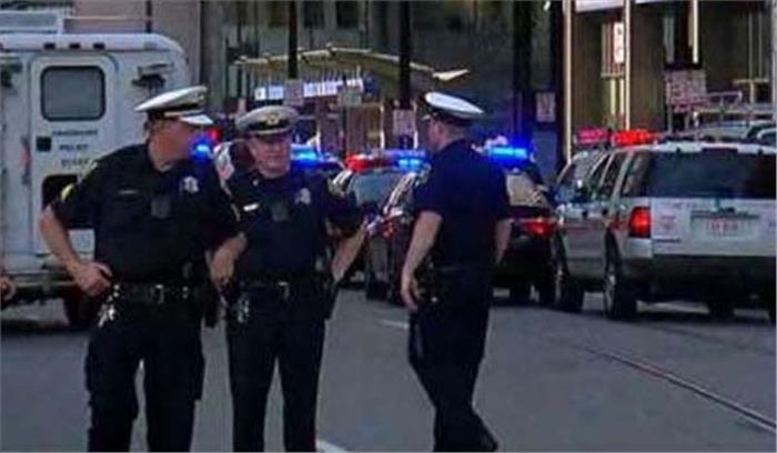 अमेरिका में गोलीबारी, मरने वालों की संख्या बढ़कर 20 पहुंची