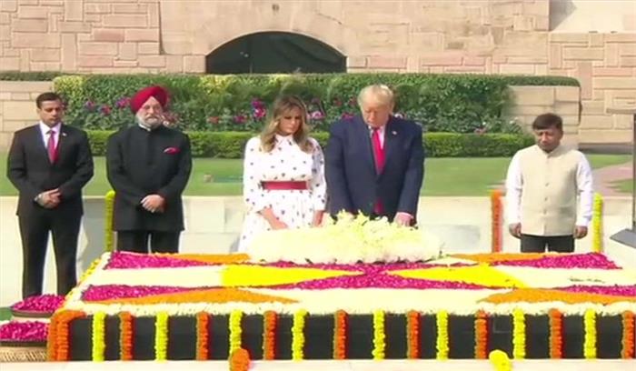 ट्रंप ने राजघाट पर राष्ट्रपिता महात्मा गांधी को दी श्रद्धांजलि