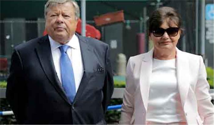 मेलानिया ट्रंप के माता-पिता को मिली अमेरिकी नागरिकता