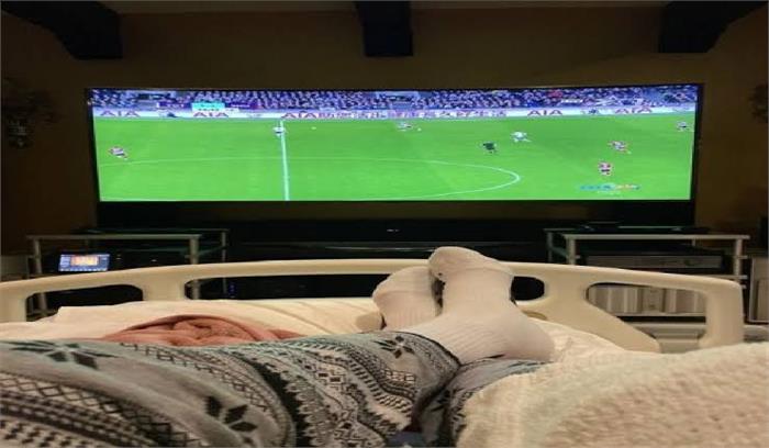 बिग बी ने बिस्तर पर लेटे तस्वीर पोस्ट की