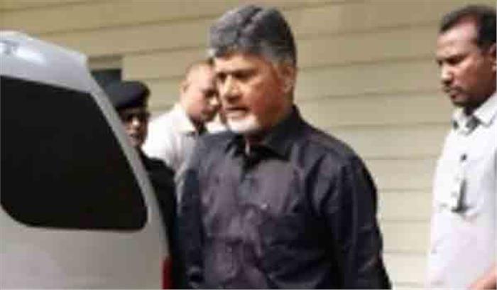 आंध्र प्रदेश में केंद्र के विरोध में मुख्यमंत्री ने पहनी काली शर्ट आंध्र प्रदेश में केंद्र के विरोध में मुख्यमंत्री ने पहनी काली शर्ट