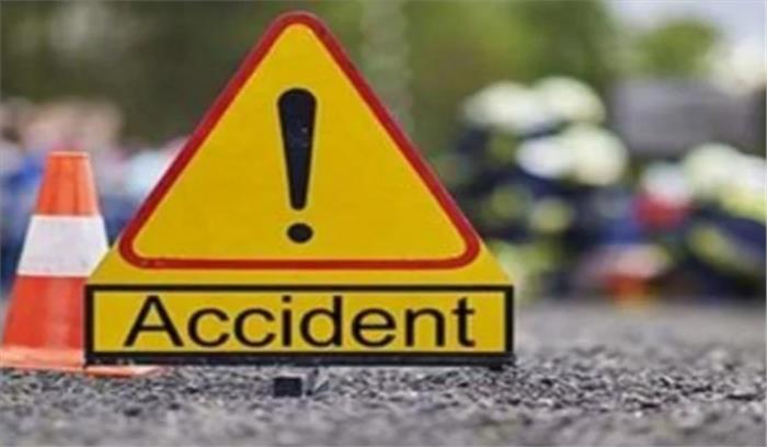 गुजरात: सड़क हादसे में आठ लोगों की मौत